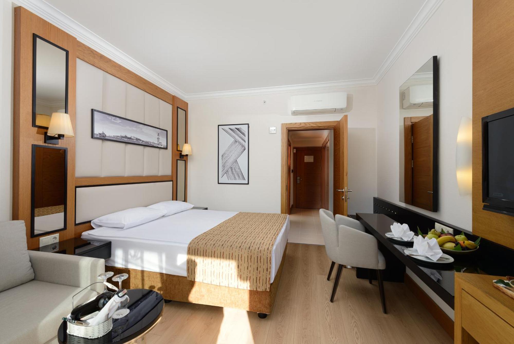 Aydinbey Famous Resort Belek Room photo